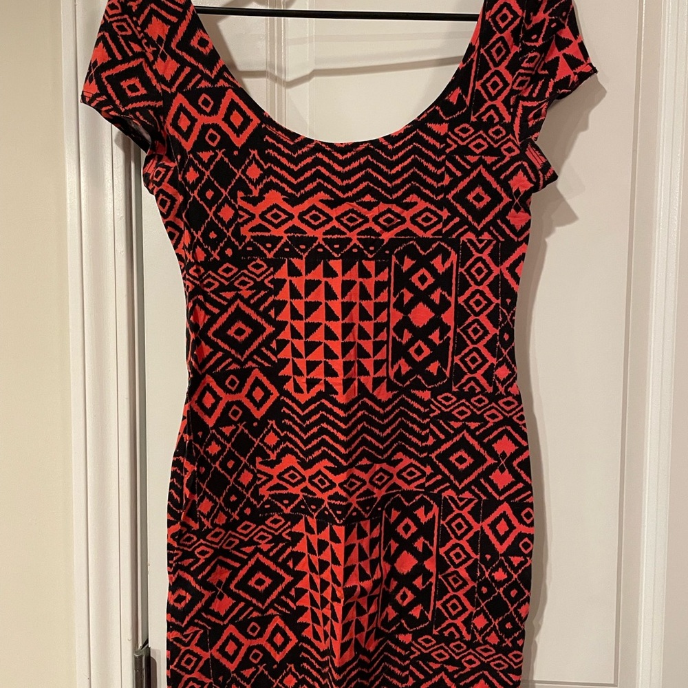 Pattern Bodycon Dress - Picture 3 of 4